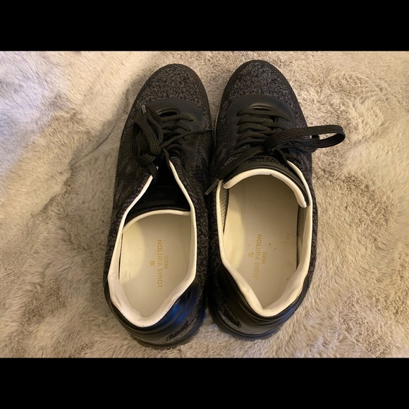Men’s LOUIS Vuitton Runaway Sneakers - Picture 3 of 3
